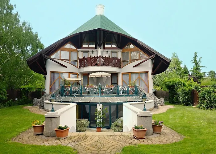 Casa vacanze Luxusvilla Balatonszárszó
